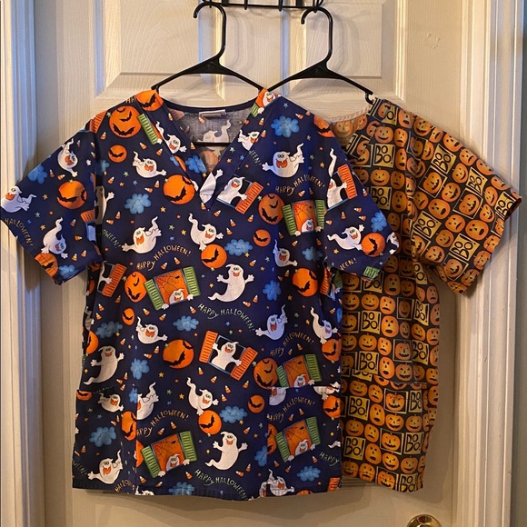 HALLOWEEN Themed UNISEX Scrub Tops - Picture 7 of 8